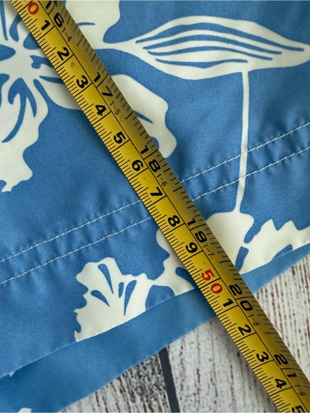 J. CREW Blue Hawaiian Floral Print Board Shorts 38